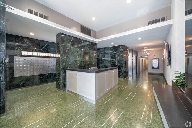 Photo - Sheridan Tower - 5650 N Sheridan Rd