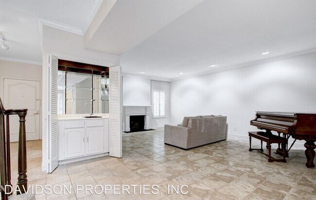 Photo - 3 br, 2.5 bath House - 7731 Broadway #F34