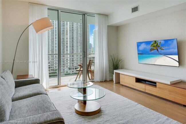 Photo - 325 S Biscayne Blvd Unidad 1721