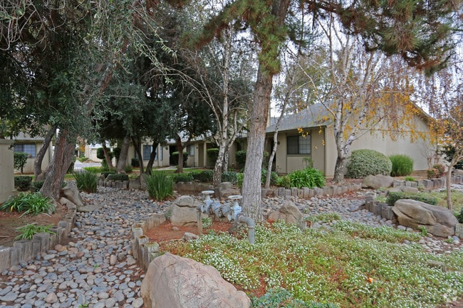 Myerwood Apartment Homes - Myerwood Apartment Homes