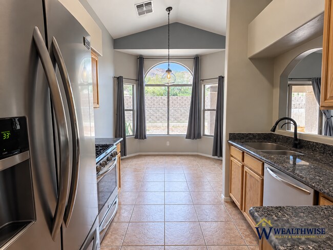 Mountain Views, Large Office/Den & Whole-Home Water Purification — Eagle Crest Ranch