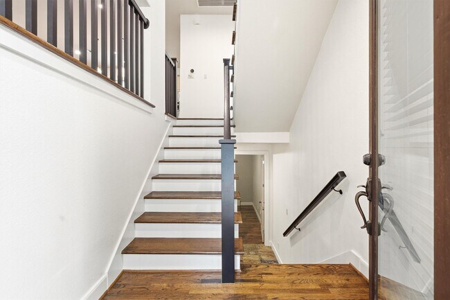 Photo - 1605 W 14th St