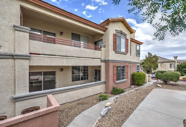 10233 King Henry Ave