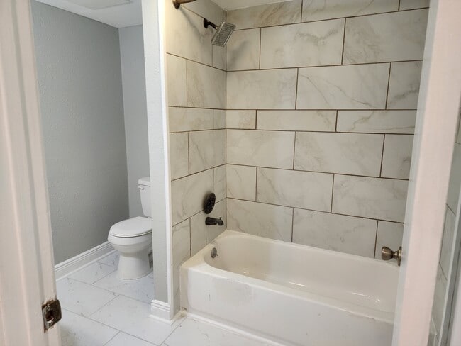 Photo - 1004 Josephine St