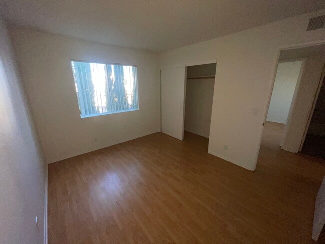 11707 Otsego St Unit E