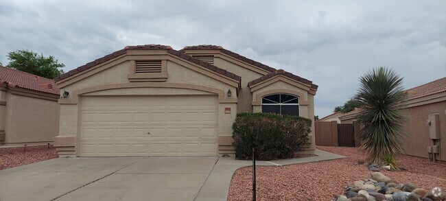 Building Photo - *REMODELING IS ALMOST DONE* AVAILABLE TO SEE Rental