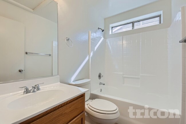 Photo - 2601 S 79th Dr