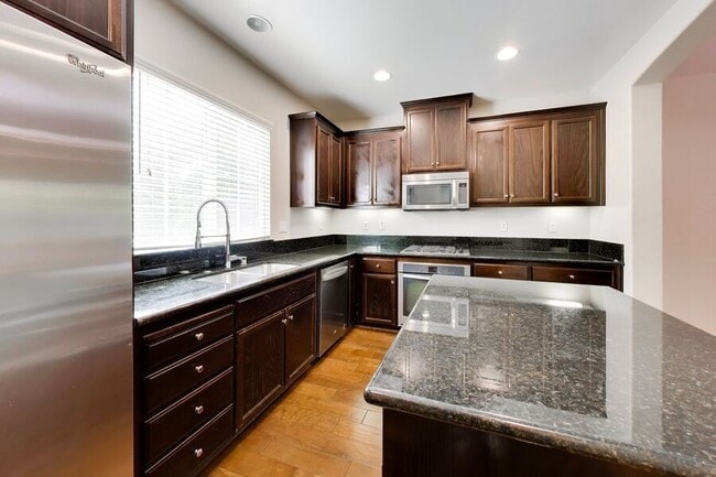 Photo - 485 Chagall St