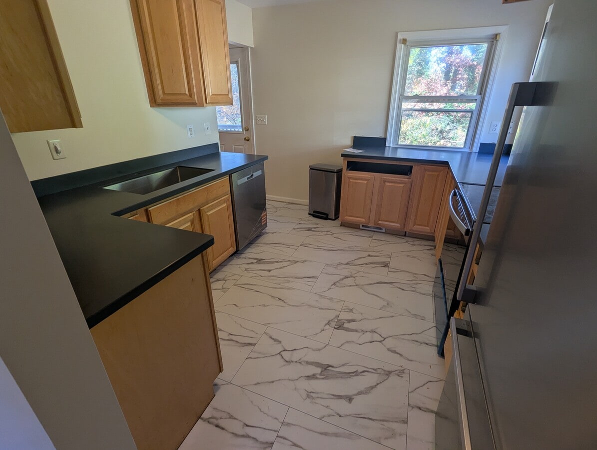 Photo - 125 W Park Dr