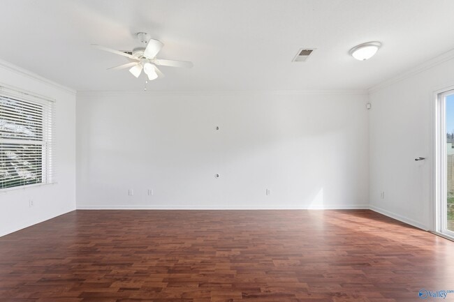 Photo - 313 Kenneth Blvd NW