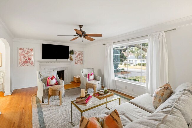 Photo - 3BD/3BA PLUS LOFT AND DETACHED ADU Located in SOUTH WINDAMERE-Available May 1, 2026!