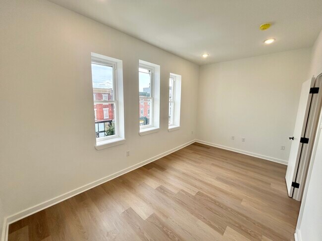 Photo - 2725 W Girard Ave Unit 2F