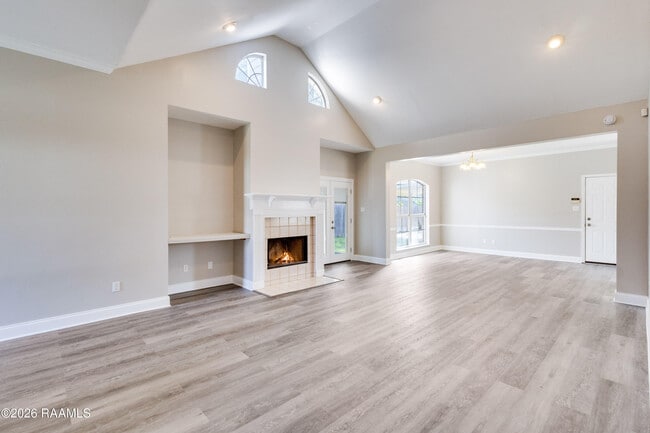 Photo - 111 Songbird Ln