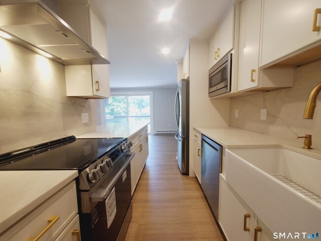 85 Riverside Ave Unit F7