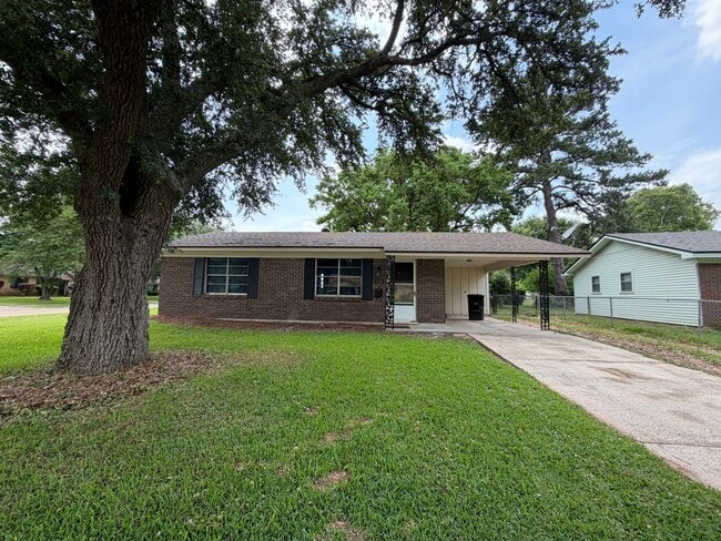 Building Photo - Recently remodeled South Bossier 2/1 Home