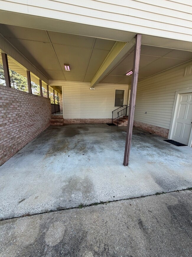 1071 W Edwards Street Ext