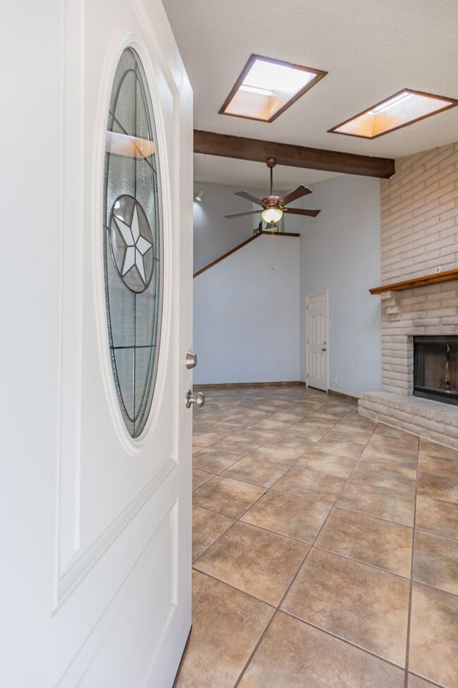 Photo - Beautiful 2 Story 3 Bed 2 Bath Townhouse - Pet Friendly!