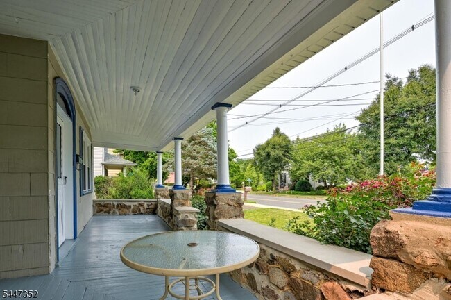 Photo - 127 Main St