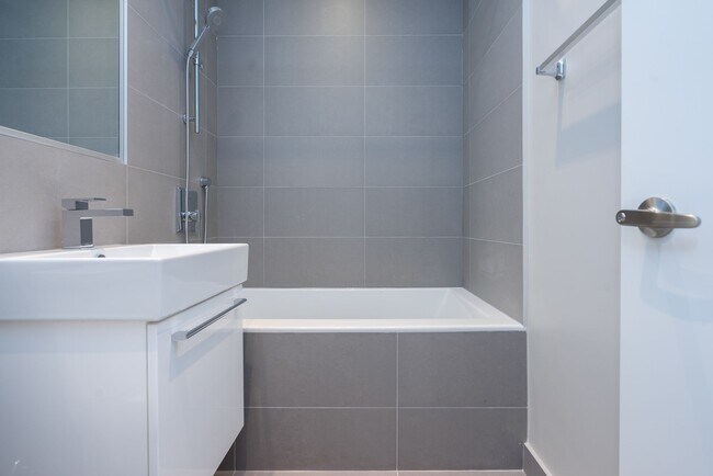 Photo - 501 Kingston Rd