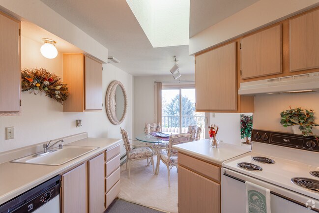 1BR, 1BA - 660 SF