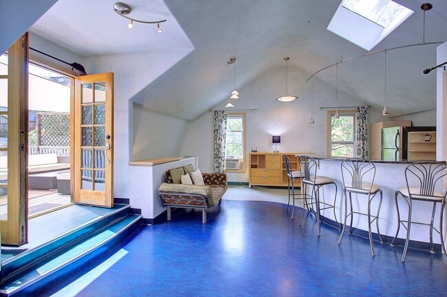 Photo - 1326 Detroit St