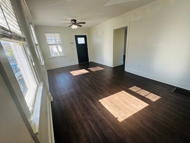 Photo - 105 Moultrie St