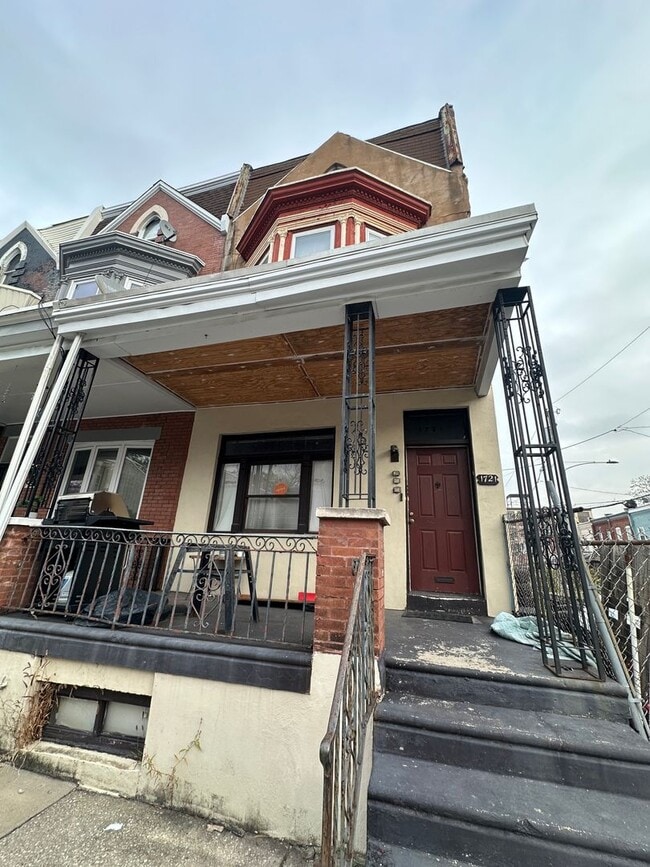 Building Photo - 1721 N Creighton St Unit 1721 N Creighton St 2nd Floor