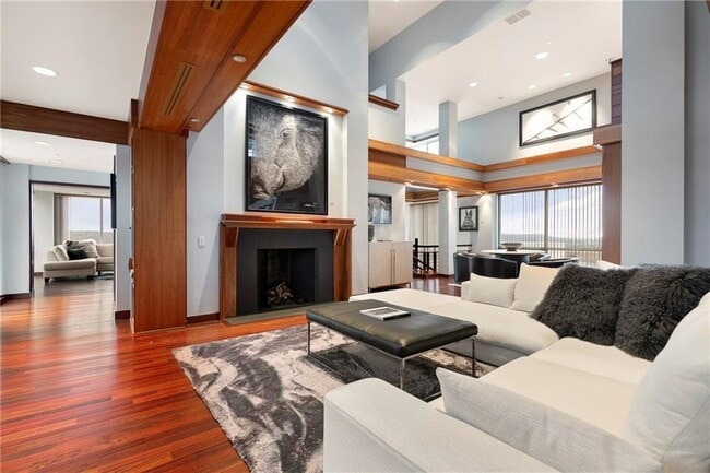 Photo - 5 W Mountain St