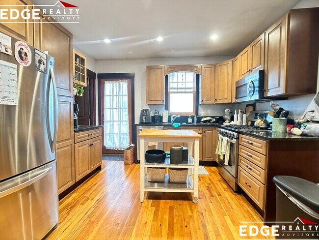 Building Photo - 22 Saybrook St Unit 1 Rental