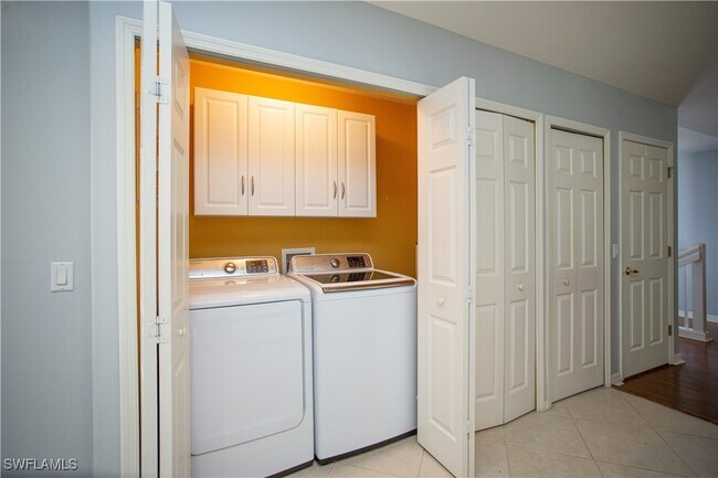 Photo - 1295 Henley St Unidad 1205