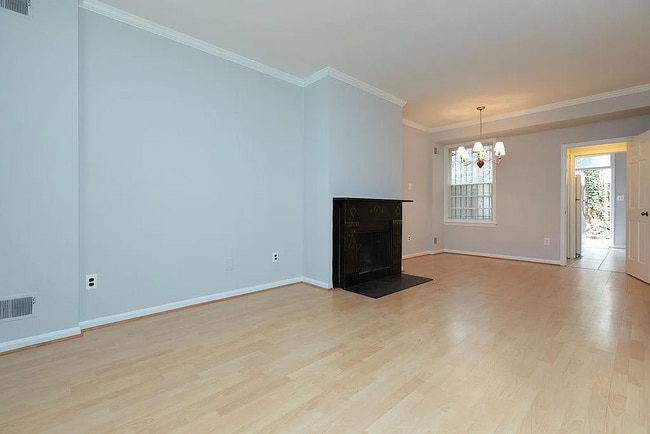 Photo - 955 25th St NW