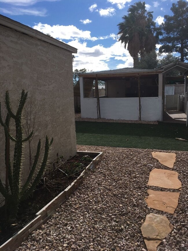 Building Photo - 913 Shadow Mountain Pl Unit 1