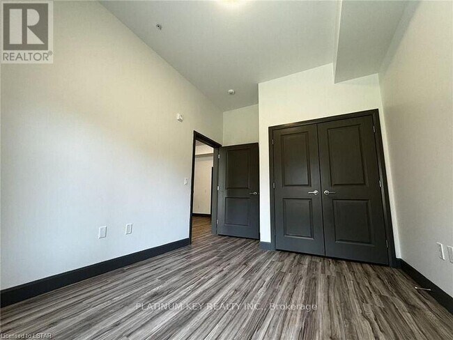 Photo - 22645 Adelaide Rd