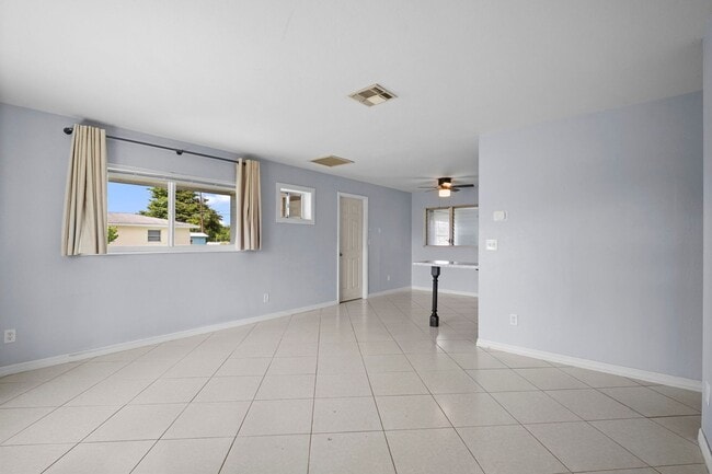 Photo - Fully fence yard home 2 bedrooms 1 bath in...