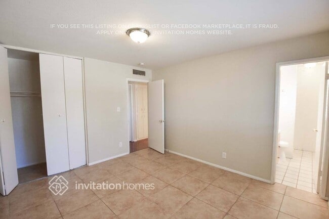 Photo - 3520 W Lawrence Rd