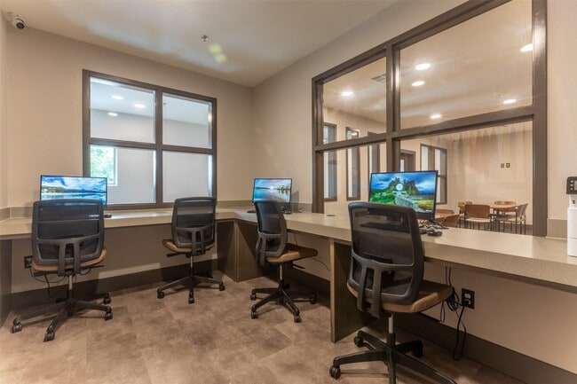 Photo - 1515 Roosevelt Ave Unit 100