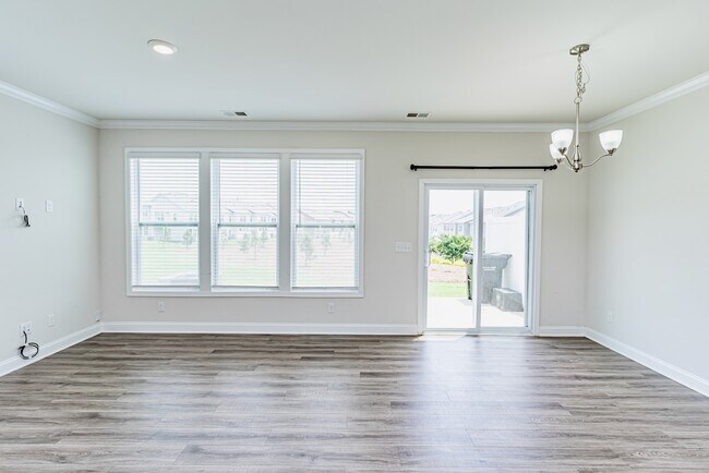 Photo - 412 Yellow Fox Rd
