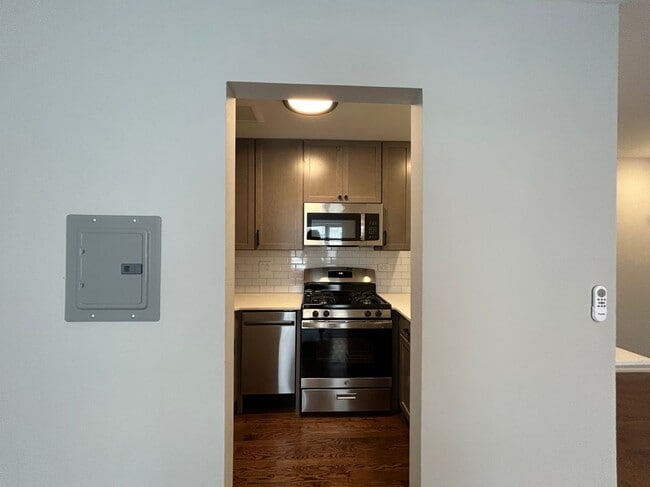 Photo - 525 W Oakdale Ave Unit 507