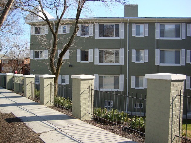 Photo - 750 Barnaby St SE Unit 202