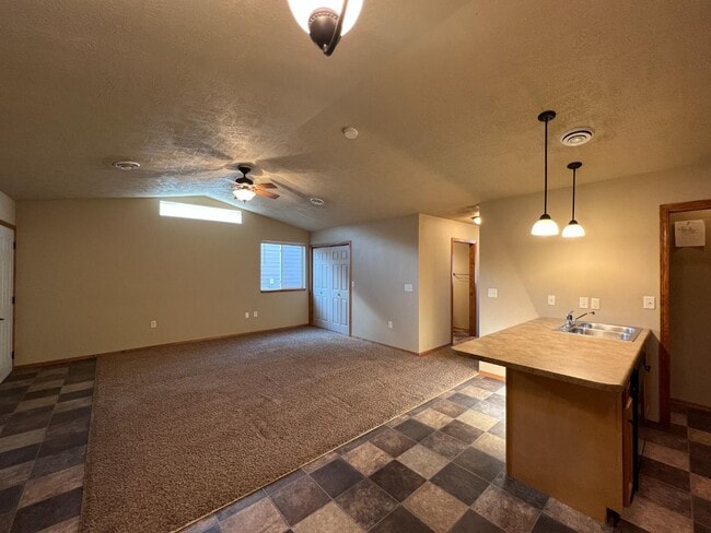 Building Photo - 3600 W 93rd St Rental