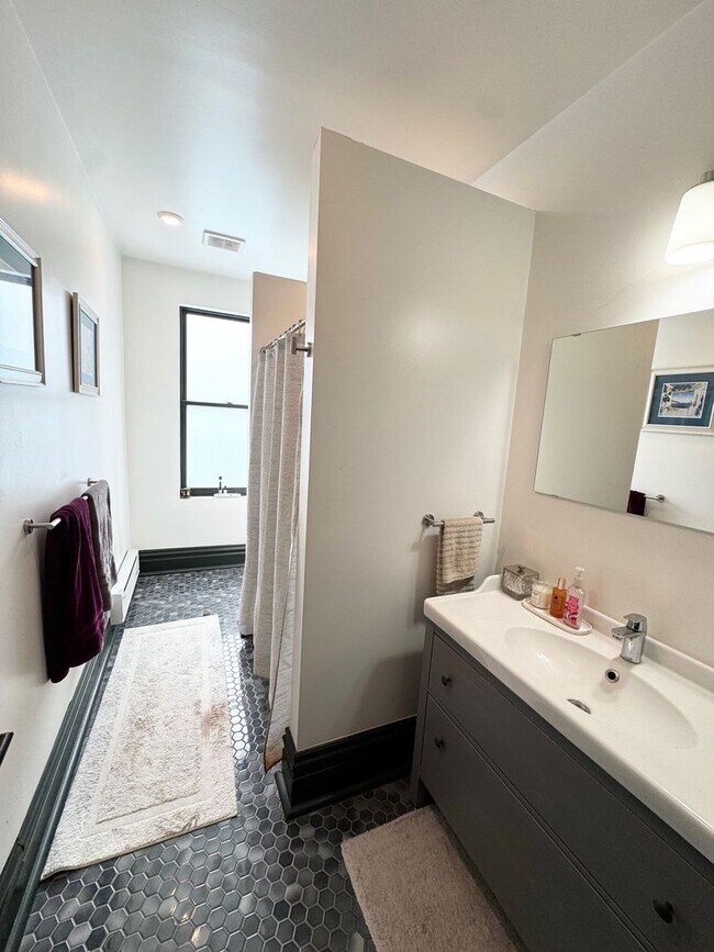 Photo - 1408 Lager St Unit 2