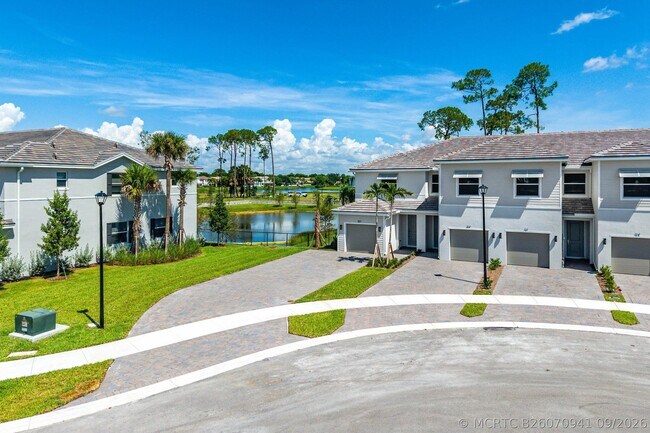 157 Lakeside Lndg Ct