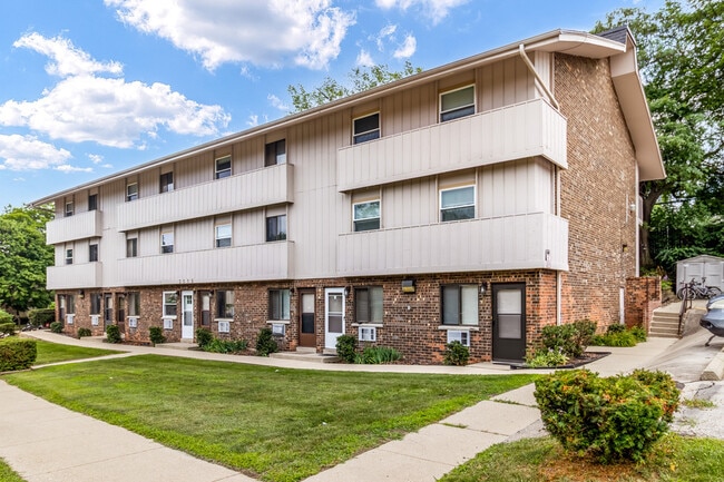 Building Photo - 3515 E Tesch Ave Unit 17