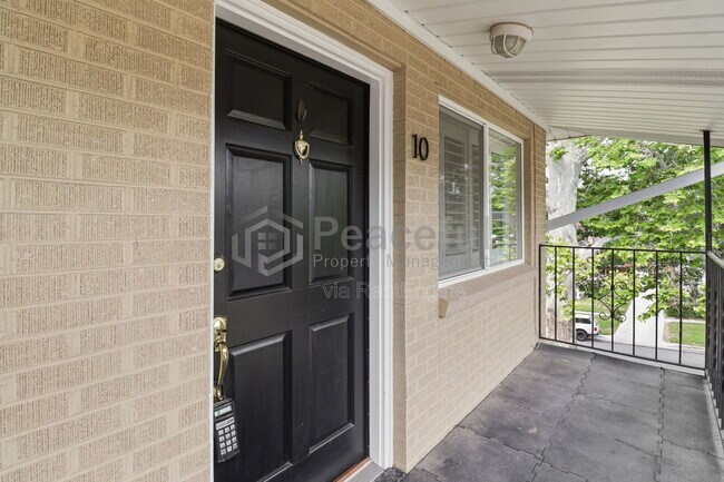 Photo - 122 N St Unit 10