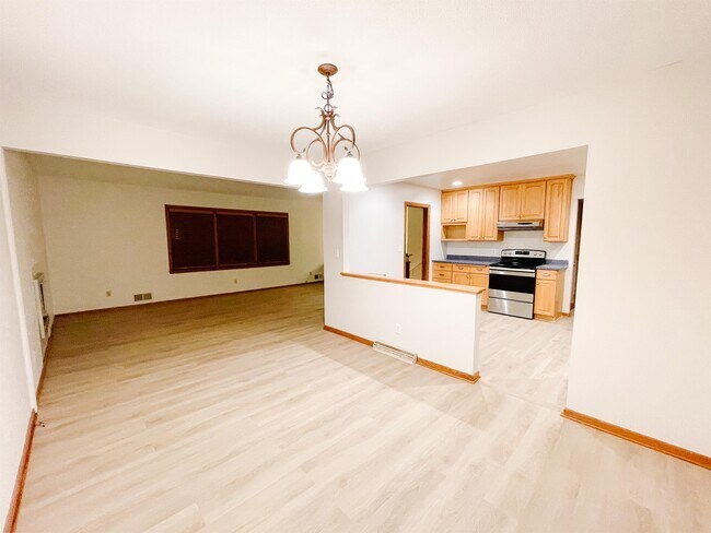 Photo - 1172 Highview Dr