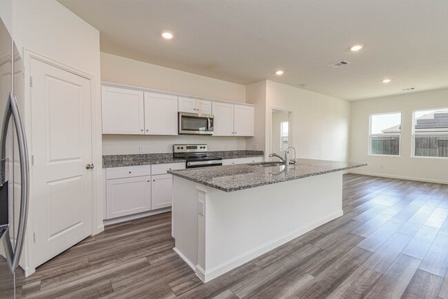 Photo - 1004 Wild Enclave Ln