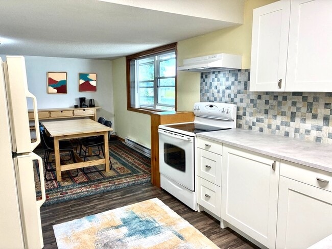 Photo - 317 N Wasson Ln Unit B