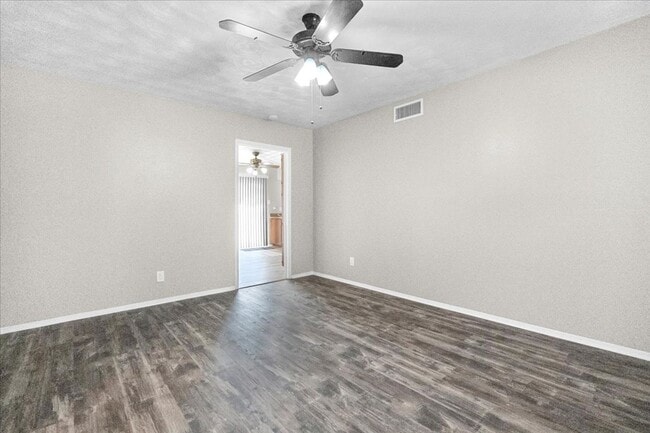 Photo - Ready for Immediate Move-In! 3 Bed 2 Bath Renovated 1225 SQFT House in Richardson Heights.