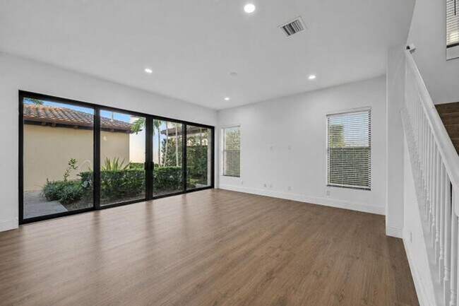 Photo - 6020 Curie Pl