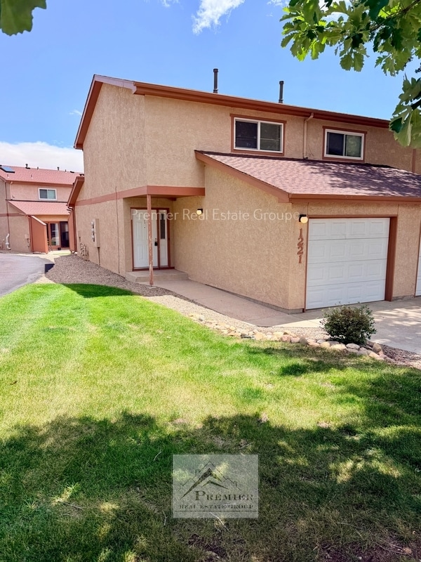 Photo - 1221 Holland Park Blvd